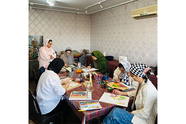 آموزشگاه هنرهای تجسمی قلم های آبی
